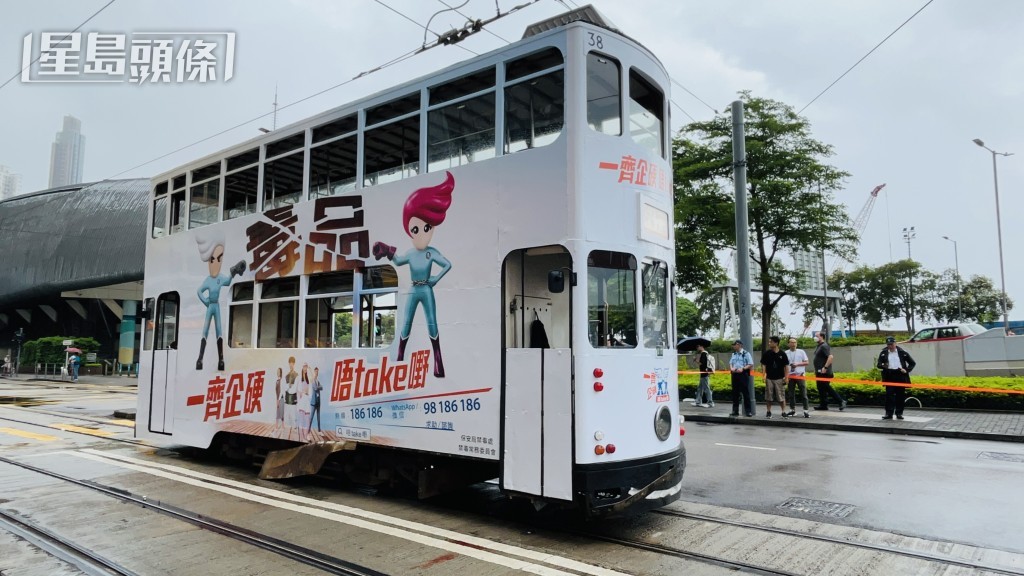 電車撞倒3名途人。蔡楚輝攝 電車撞倒3名途人。蔡楚輝攝