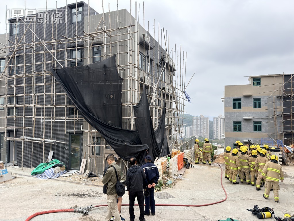 茅湖仔村一村屋空地失火。梁國峰攝 茅湖仔村一村屋空地失火。梁國峰攝
