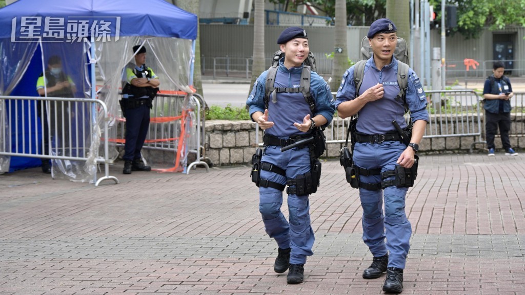 警方法院外佈防。