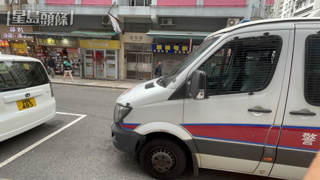 警員到場調查。 警員到場調查。