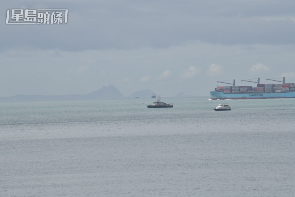 搜索範圍包括深水灣、熨波洲及海洋公園對開海面。楊偉亨攝