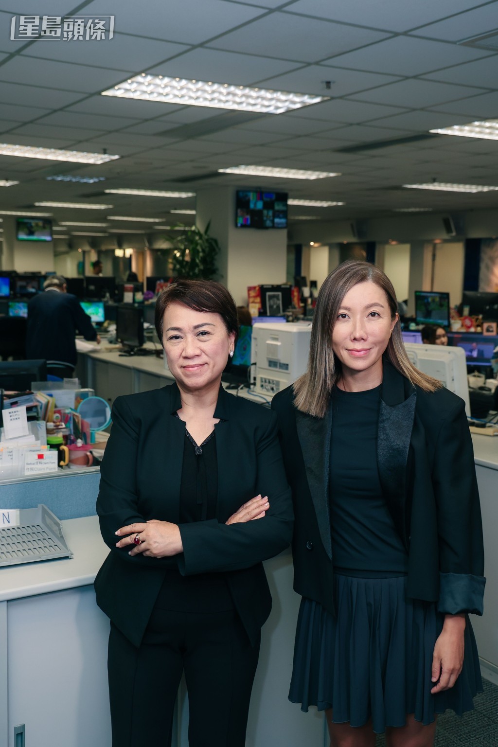 TVB新聞及資訊部高級專題節目經理阮小清，與新聞及資訊部高級監製岑應大談新一輯《無窮之路》的主題。