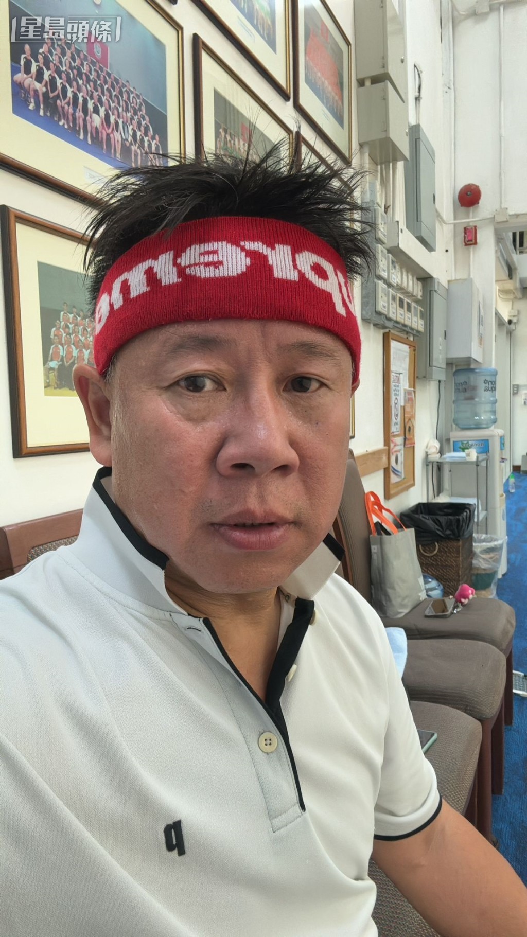 葉楚航除了踩單車和滑水踩板技術了得外，原來他也擅於打壁球。