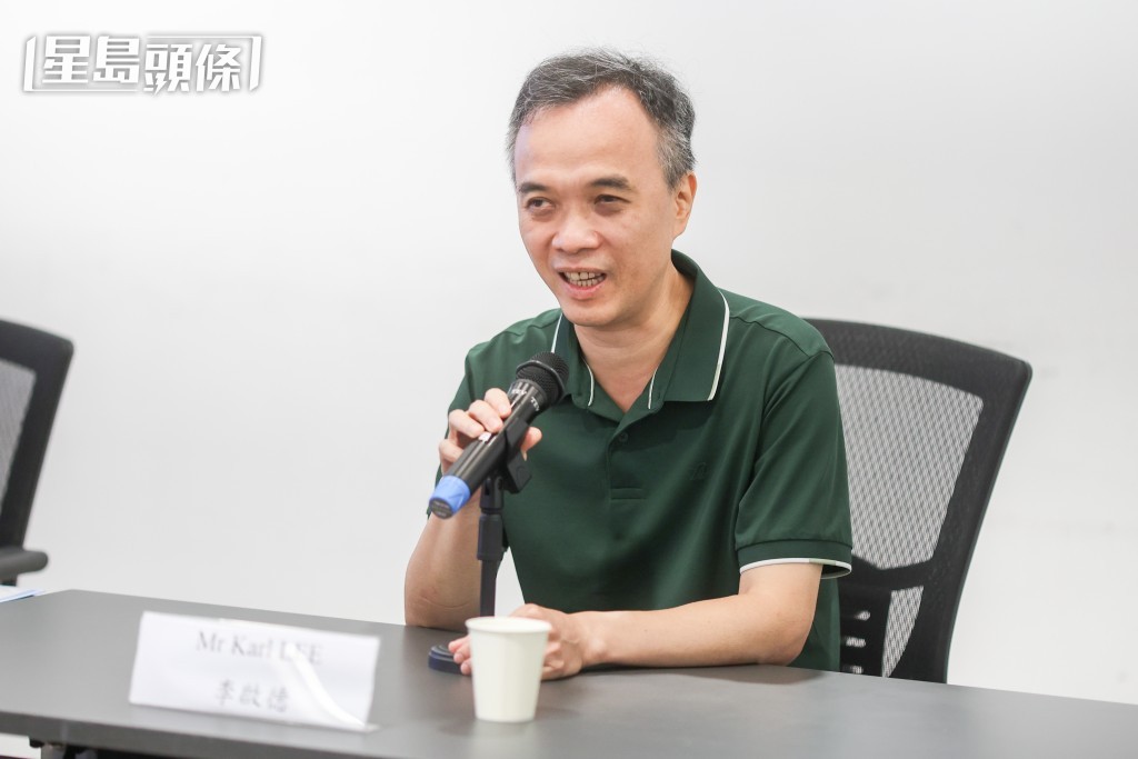 視障人士李啟德指更換新一代的過路發聲設施,令本港殘疾人配套出行設施更加完善。何家豪攝 視障人士李啟德指更換新一代的過路發聲設施,令本港殘疾人配套出行設施更加完善。何家豪攝