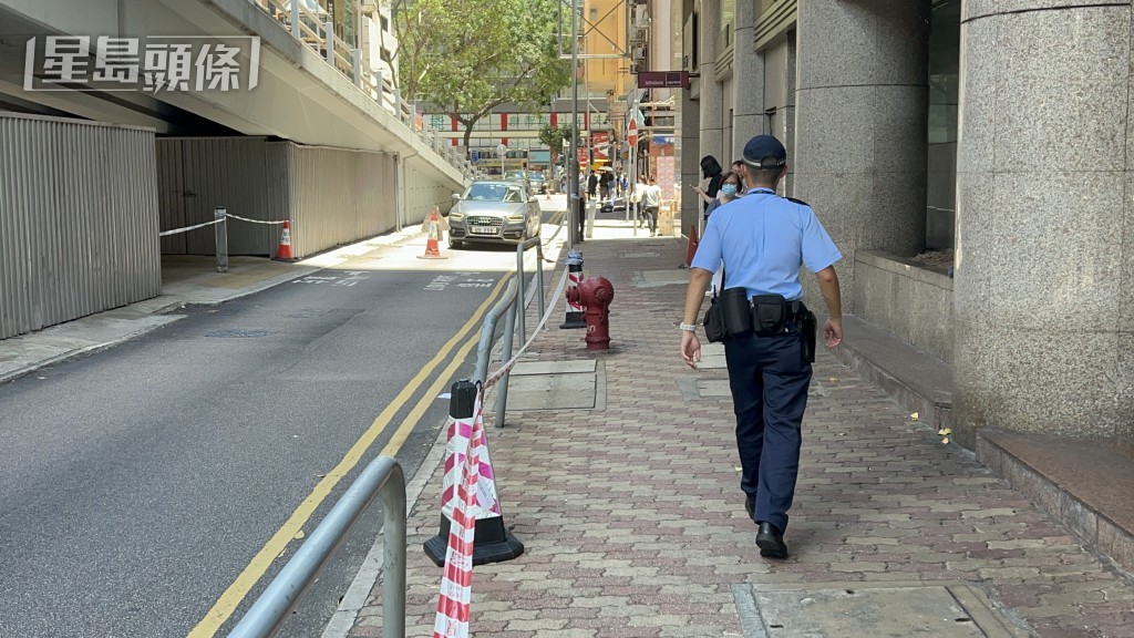 警員封路處理。 警員封路處理。