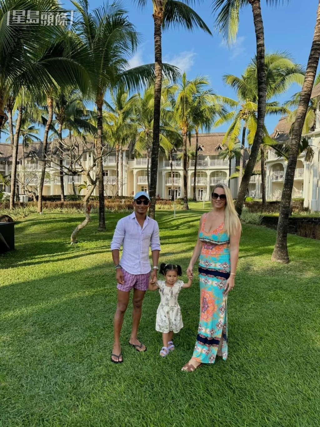 今個暑假田泰安和太太Xaviere、女兒Isabelle，先後前往毛里裘斯探親，然後再轉往鄰近的塞舌爾渡假。