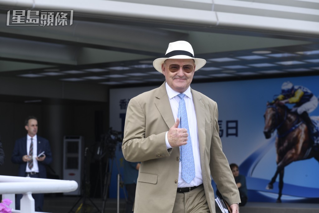  今季成績優秀的大衛希斯，開局甚靚，季內跑了個多月馬，已經取得十四場頭馬，可見這位兩屆香港冠軍練馬師絕非浪得虛名。