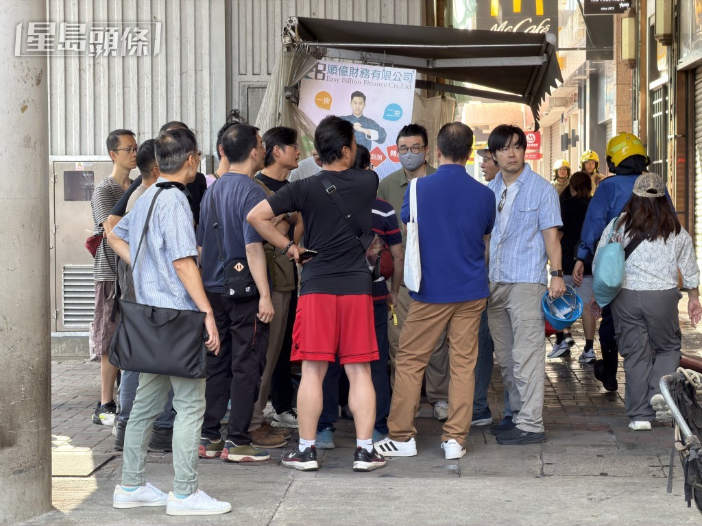 部分承建商代表亦在場。 部分承建商代表亦在場。