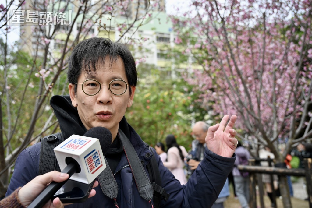 潘先生稱拍攝櫻花應「慢慢影」,切忌「太貪心,影埋一堆」。 潘先生稱拍攝櫻花應「慢慢影」,切忌「太貪心,影埋一堆」。