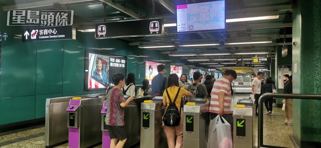 屏幕顯示東鐵綫來往太和站至上水站的列車服務一度暫停。莫家文攝 屏幕顯示東鐵綫來往太和站至上水站的列車服務一度暫停。莫家文攝