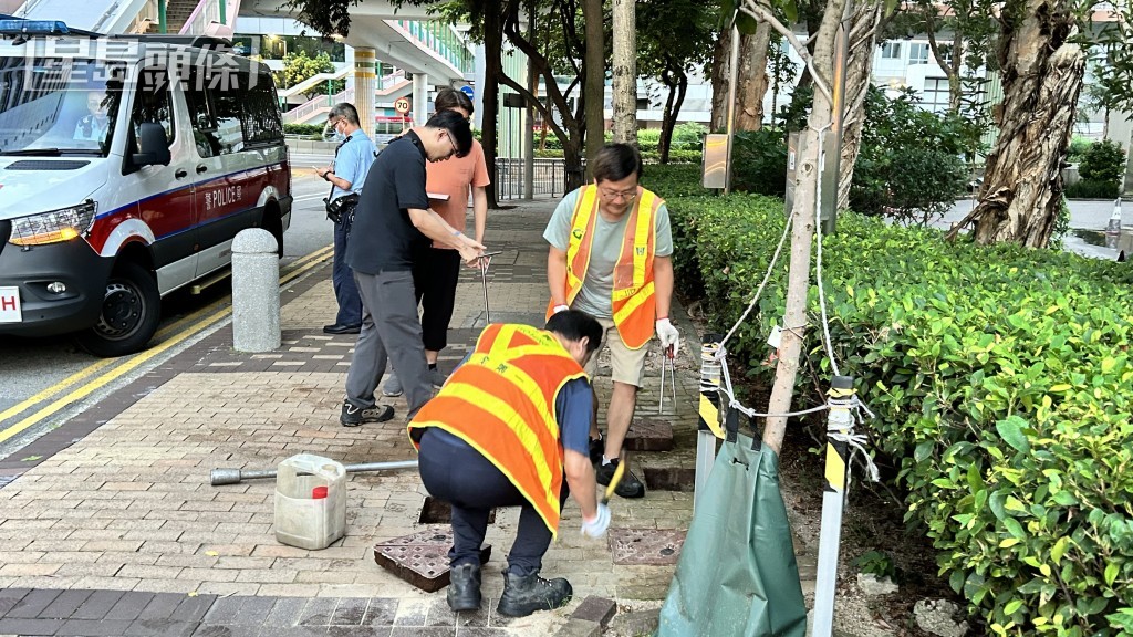 水務署派工人到場處理。 水務署派工人到場處理。