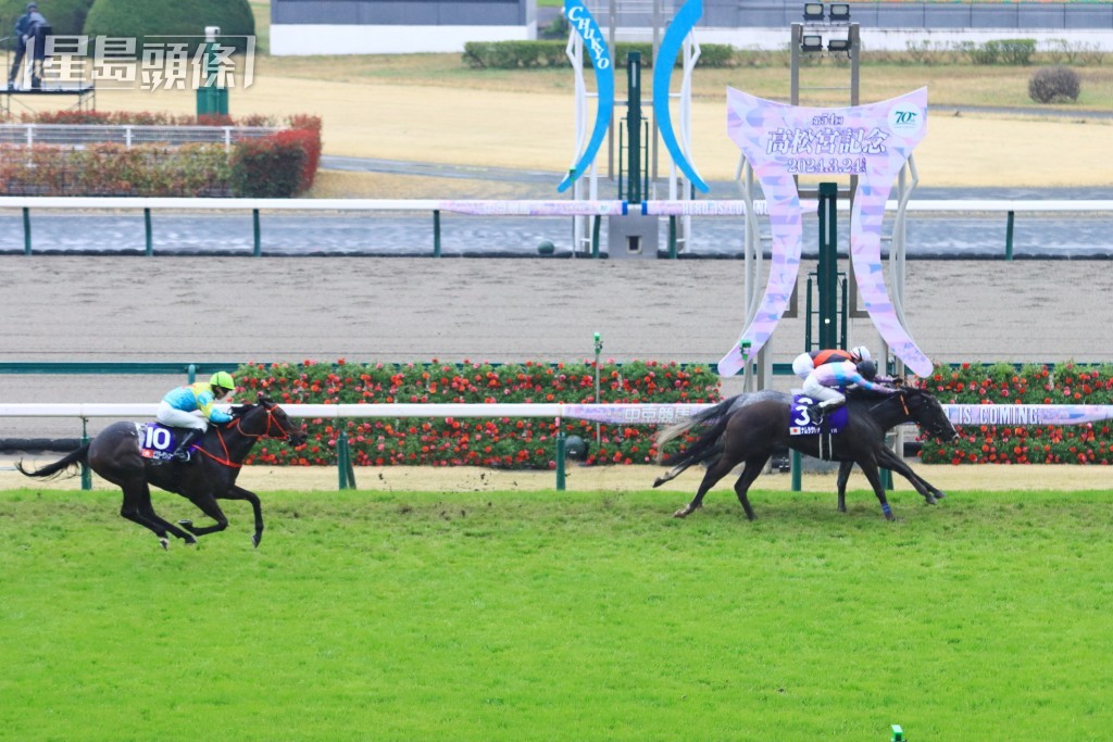 「维港智能」(后)跑得一席季军，台前幕后都表现得相当满意。