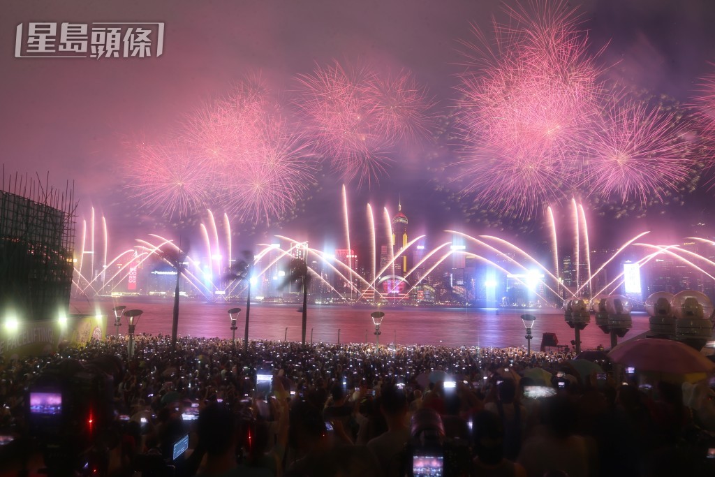 是次烟花汇演由文化体育及旅游局统筹。资料图片 是次烟花汇演由文化体育及旅游局统筹。资料图片