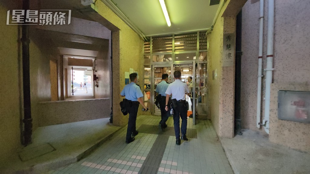 警員到場調查。黃文威攝 警員到場調查。黃文威攝