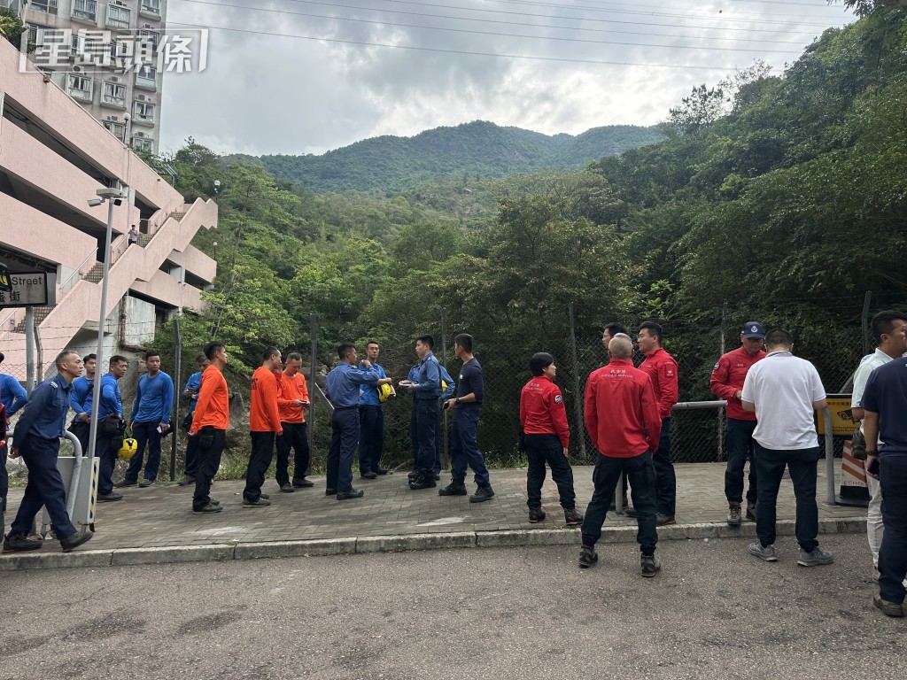 民安隊到場。梁國峰攝 民安隊到場。梁國峰攝