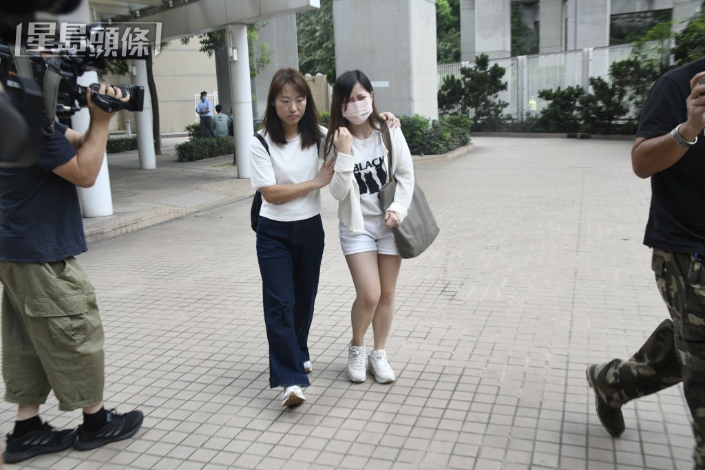 工業傷亡權益會總幹事蕭倩文(左)陪同死者家屬認屍。 工業傷亡權益會總幹事蕭倩文(左)陪同死者家屬認屍。