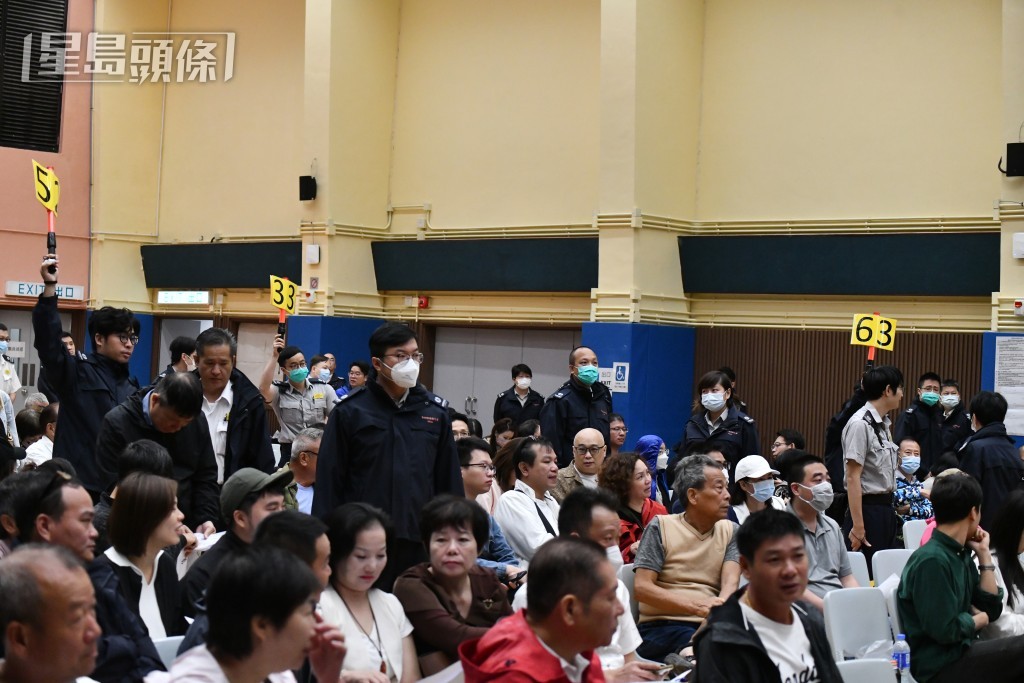 競投氣氛激烈。  競投氣氛激烈。