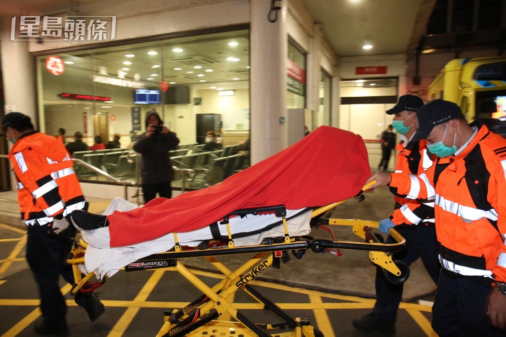 傷者送院治理。 傷者送院治理。