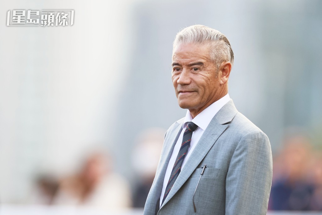 告東尼現年六十七歲，是香港賽馬界的殿堂人物。