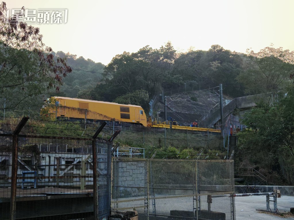 太和站附近有工程車設備故障，東鐵綫服務受阻。黎志偉攝