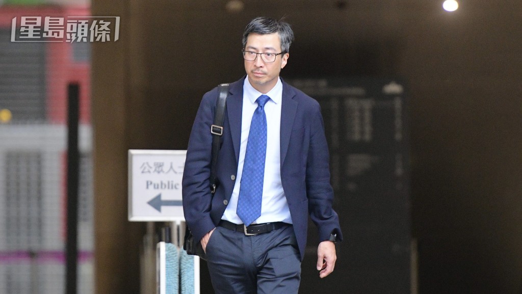 馮恩裕醫生稱,高劑量類固醇會壓抑免疫系統,推動病毒複製,明顯增加乙肝復發風險。歐樂年攝 馮恩裕醫生稱,高劑量類固醇會壓抑免疫系統,推動病毒複製,明顯增加乙肝復發風險。歐樂年攝