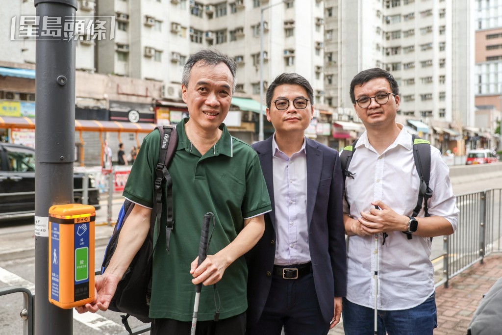 左起:視障人士李啟德及郭家駿。何家豪攝 左起:視障人士李啟德及郭家駿。何家豪攝