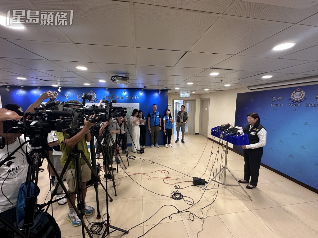 警方荃灣警區助理指揮官(刑事)警司盧自力交代案件。梁國峰攝 警方荃灣警區助理指揮官(刑事)警司盧自力交代案件。梁國峰攝