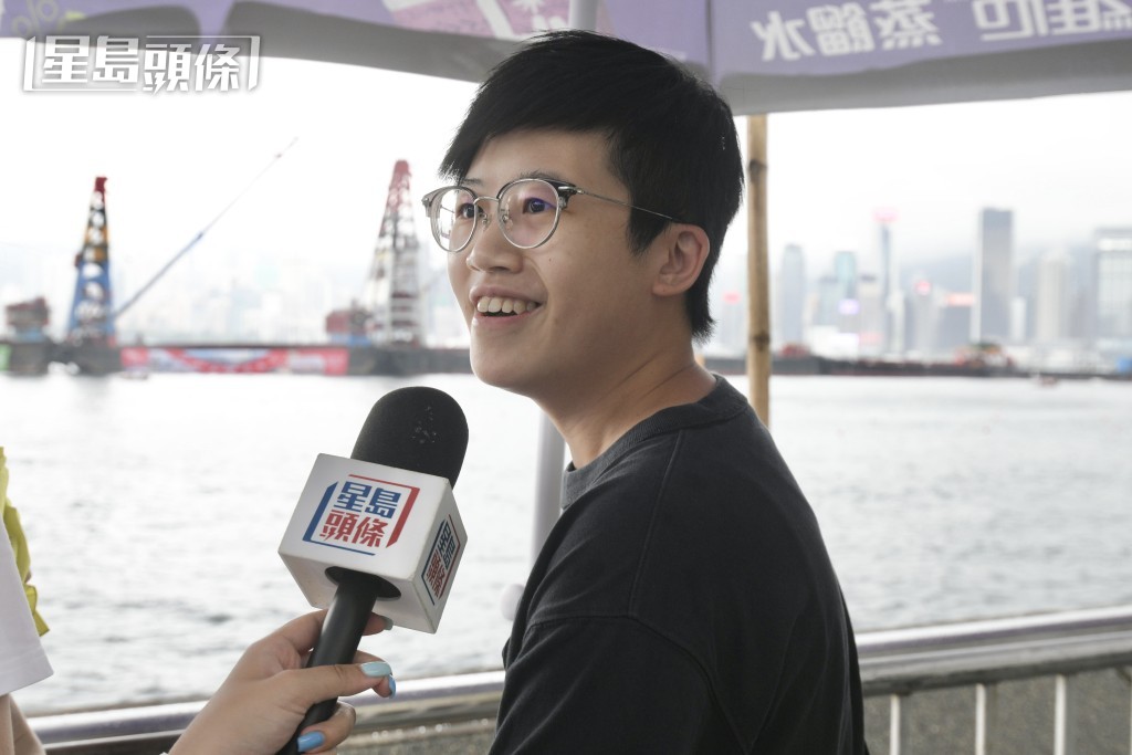 李小姐指,雖然下雨會破壞少許氣氛,但現場設有戶外太陽傘可避雨,影響不大。陳浩元攝 李小姐指,雖然下雨會破壞少許氣氛,但現場設有戶外太陽傘可避雨,影響不大。陳浩元攝
