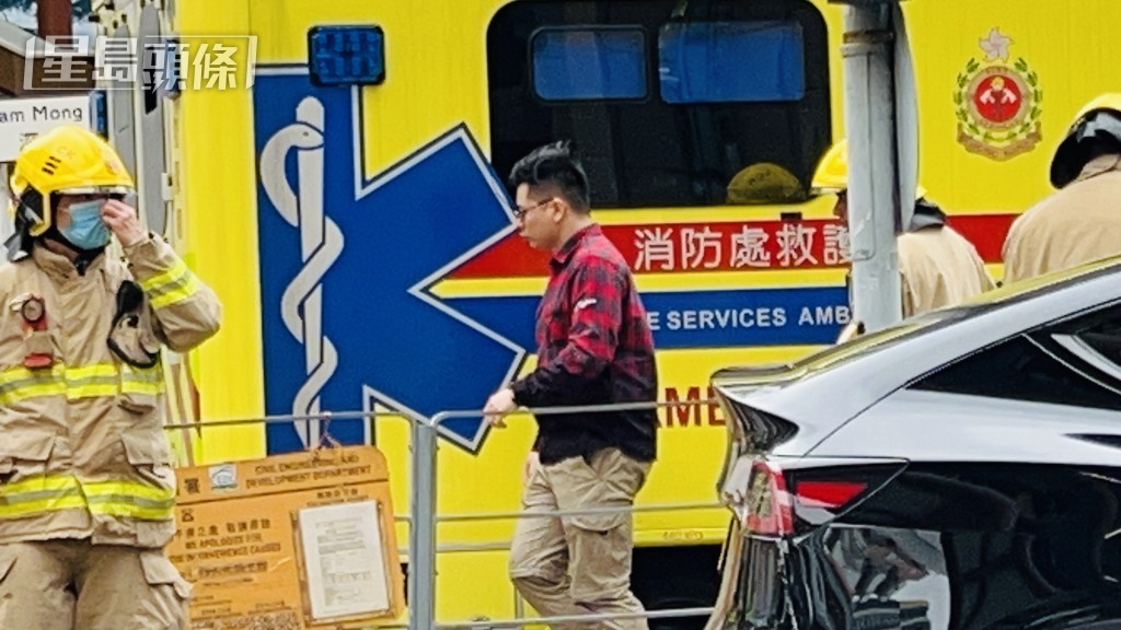 受傷男途人亦由救護車送院。蔡楚輝攝