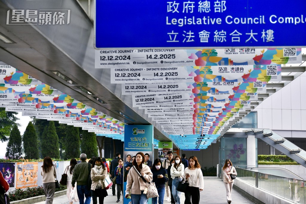 2023和2024年公務員放取非公傷病假的總日數,分別約為120萬日和110萬日。資料圖片 2023和2024年公務員放取非公傷病假的總日數,分別約為120萬日和110萬日。資料圖片