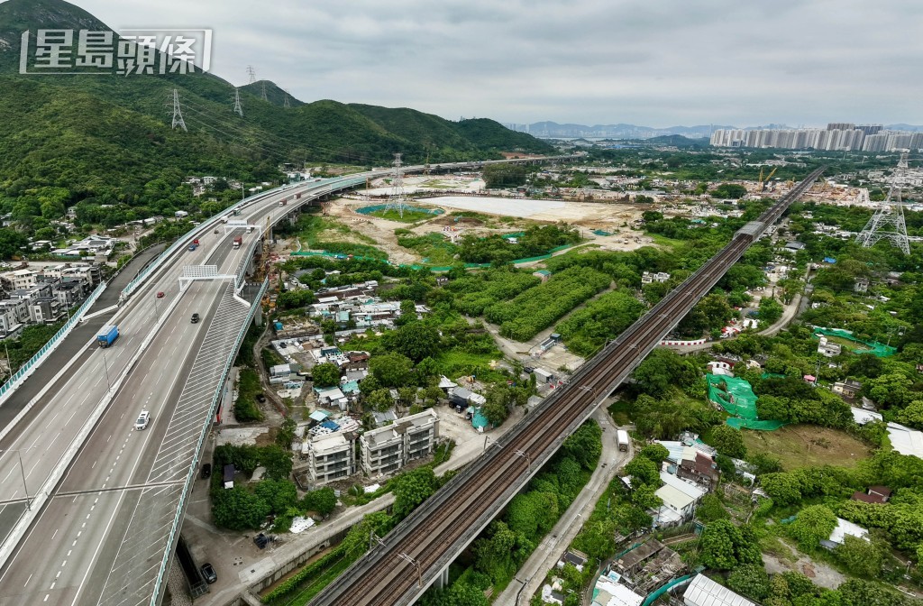 洪水橋除了大學校園區外，還設有科技區和產業區，並規劃了物流園，以高端製造、專業物流及新興產業為核心。