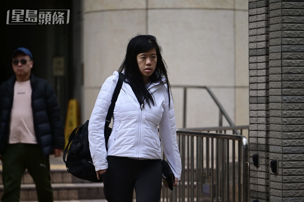 黎智英女兒到庭聽審。陳極彰攝 黎智英女兒到庭聽審。陳極彰攝