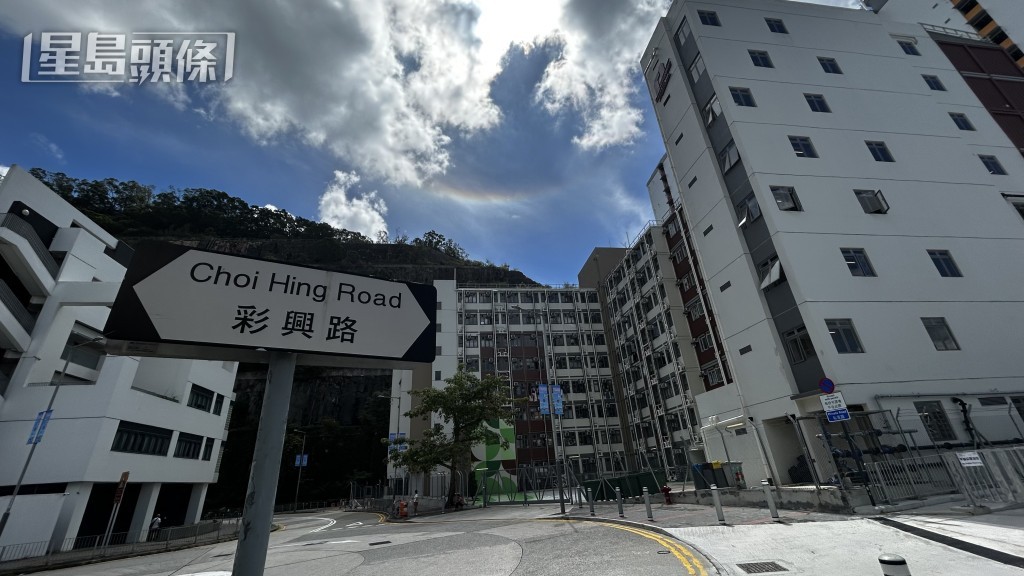 現場是牛頭角彩興路過渡性房屋「樂屋」。 現場是牛頭角彩興路過渡性房屋「樂屋」。