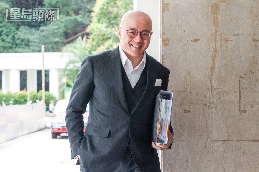 张韦怡代表大律师林嘉仁。何家豪摄