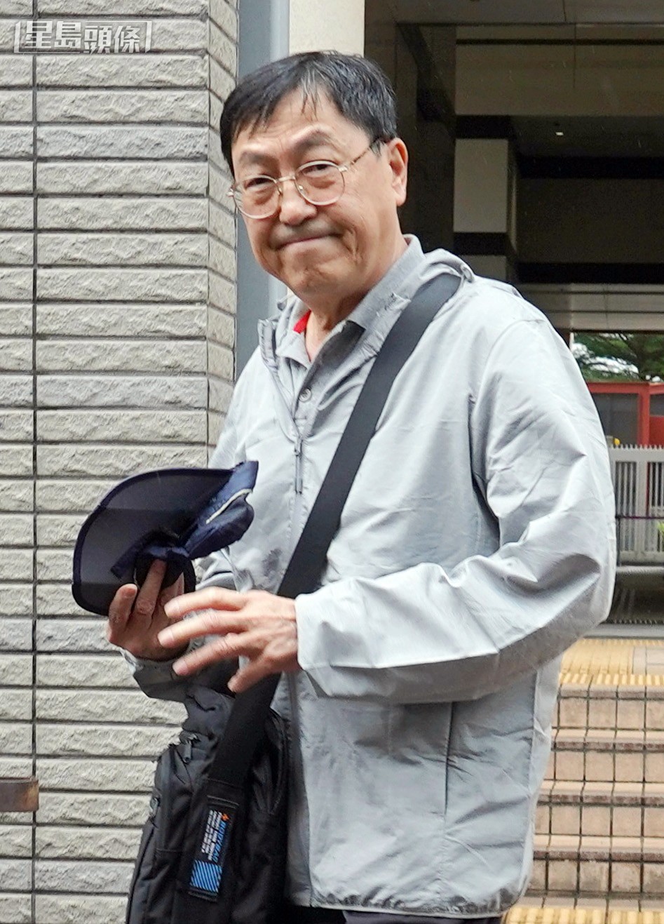 前總驗船督察王漢忠指驗船不會看設計,僅留意内部有否腐蝕或變形等狀況。葉偉豪攝 前總驗船督察王漢忠指驗船不會看設計,僅留意内部有否腐蝕或變形等狀況。葉偉豪攝