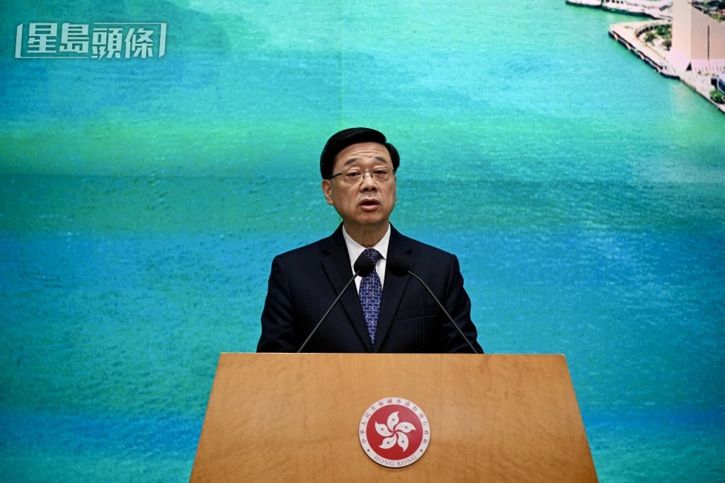 李家超強調政府會從「開源」和「節流」著手。蘇正謙攝 李家超強調政府會從「開源」和「節流」著手。蘇正謙攝