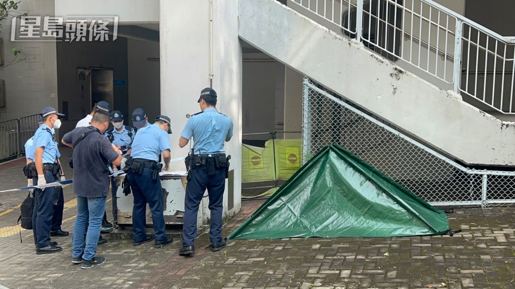 警員調查事件。 警員調查事件。