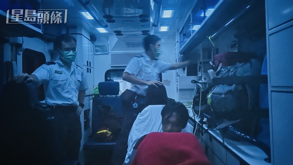 男司機由救護車送院。