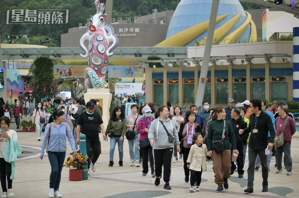 林健鋒指，海洋公園部分遊樂設施老化，園方應設法提升設備，亦可考慮引入懷舊元素。資料圖片