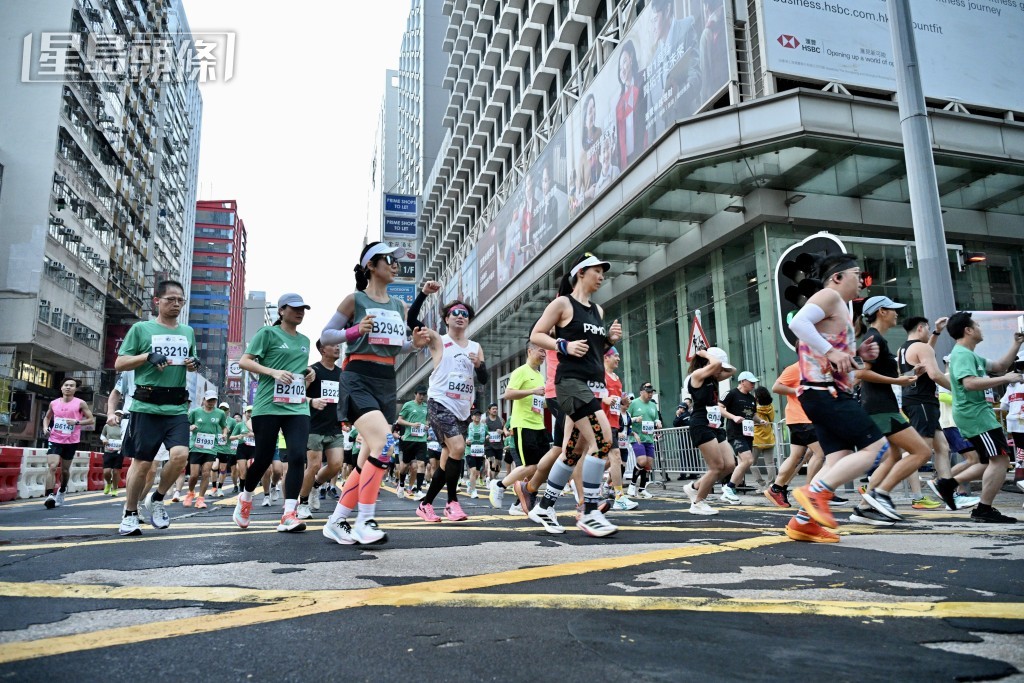 政府支持田總持續舉辦和在可行情況下擴大馬拉松賽事規模。資料圖片 政府支持田總持續舉辦和在可行情況下擴大馬拉松賽事規模。資料圖片