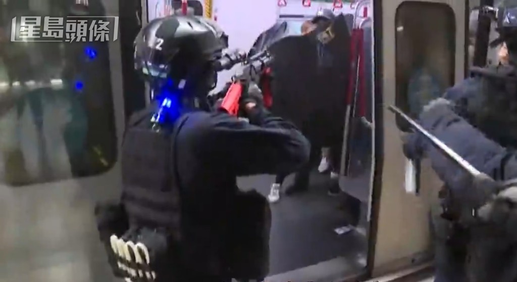 防暴警赶至处理现场。资料图片 防暴警赶至处理现场。资料图片