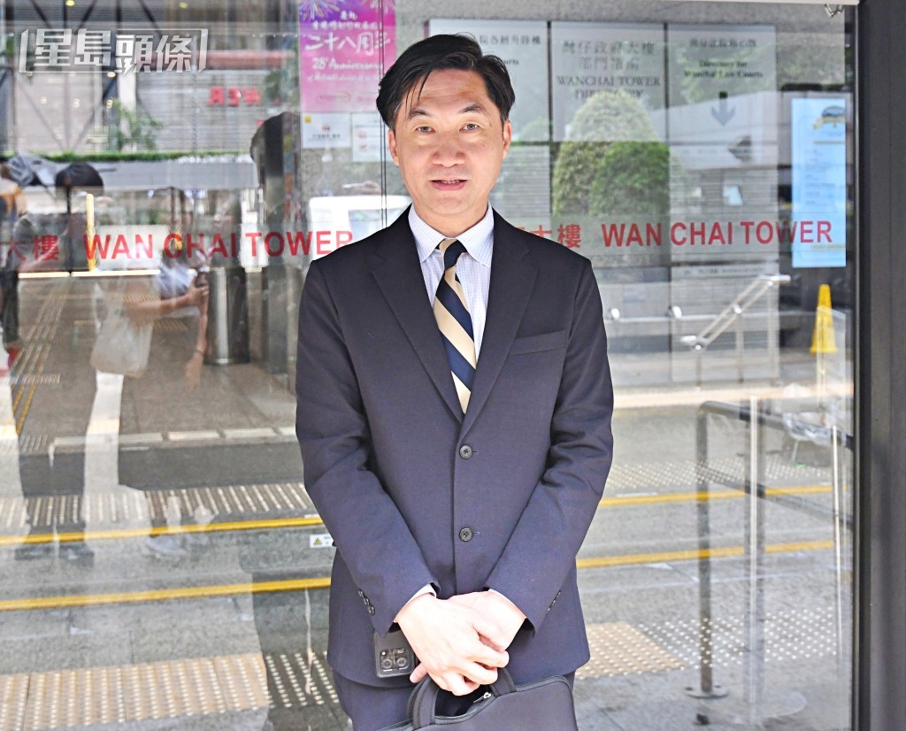 原告梁子健表明會將賠償金捐贈社區基金及敬言人基金。資料圖片