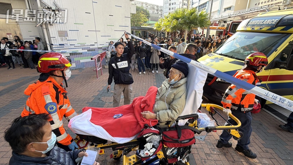 傷者由救護車送院。 傷者由救護車送院。