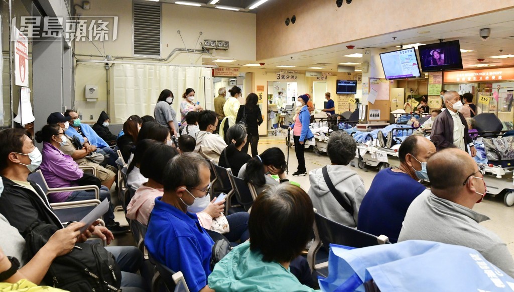 他又提到過往巿民較少接觸呼吸道病毒,身體缺乏抗體,冬季將是重大挑戰。資料圖片 他又提到過往巿民較少接觸呼吸道病毒,身體缺乏抗體,冬季將是重大挑戰。資料圖片