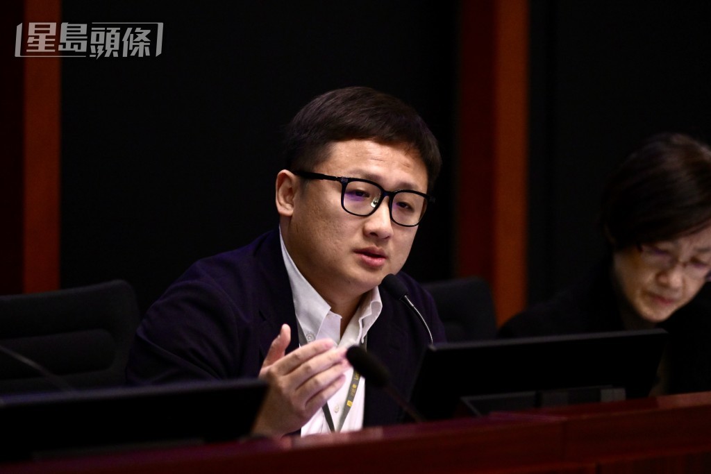 立法會交通事務委員會委員張欣宇表示，新制度主要目的是打擊不當棄置車輛問題。