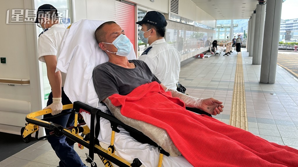 另一傷者傷勢較輕。劉漢權攝 另一傷者傷勢較輕。劉漢權攝