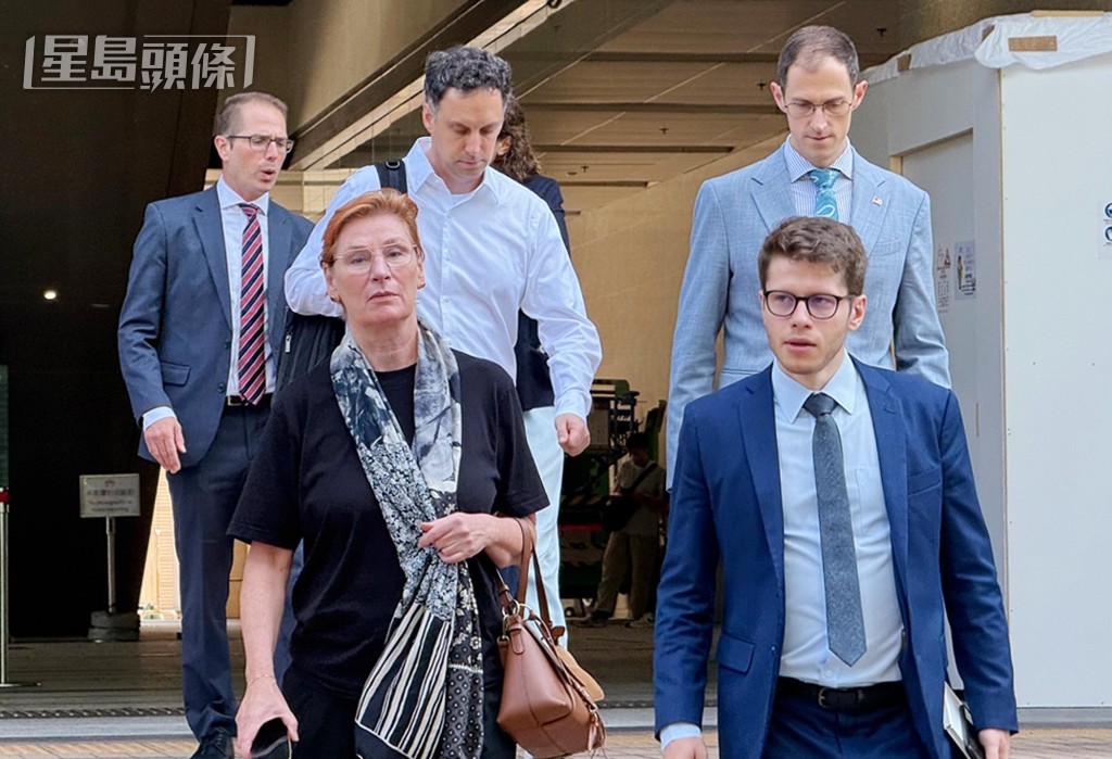 多國領事代表到庭旁聽。黃巧兒攝