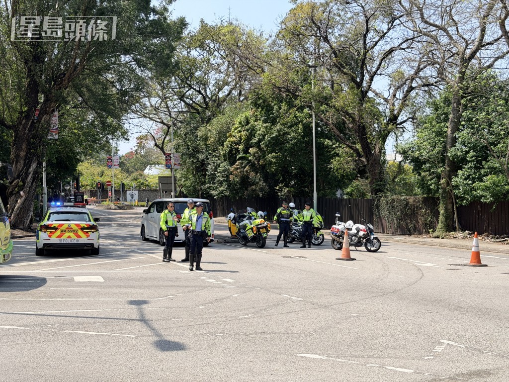 警方調查車禍原因。梁國峰攝