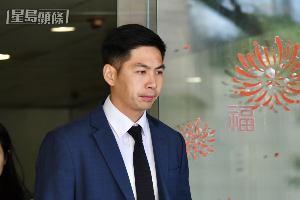 高級消防隊長蔡指，翰庭軒的年檢由威利負責，但證書卻非由威利發出。盧江球攝