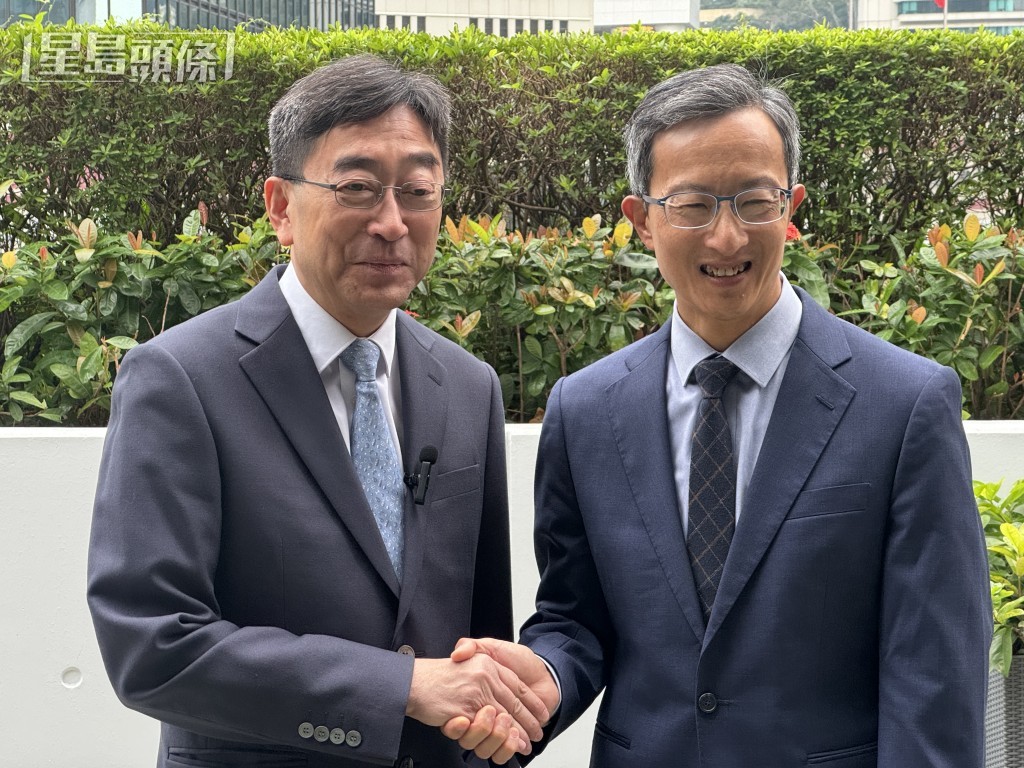 前食物及衛生局局長高永文到場支持林哲玄。 前食物及衛生局局長高永文到場支持林哲玄。